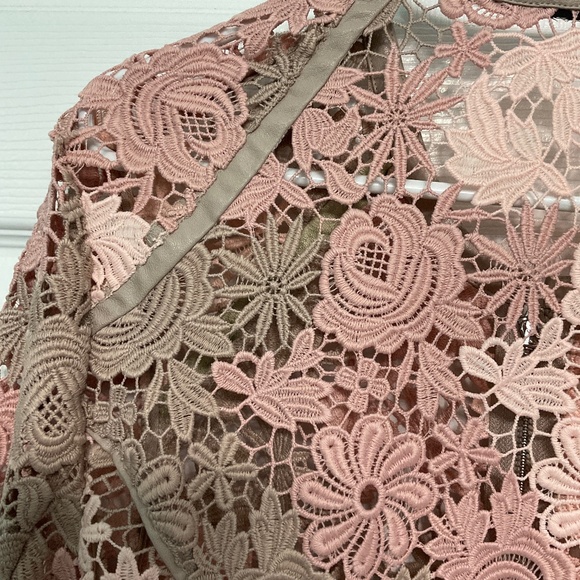 LACE ZiP UP JACKET.  MAUVE, PINK AND TAUPE IN COLOR. XL. - Picture 6 of 9